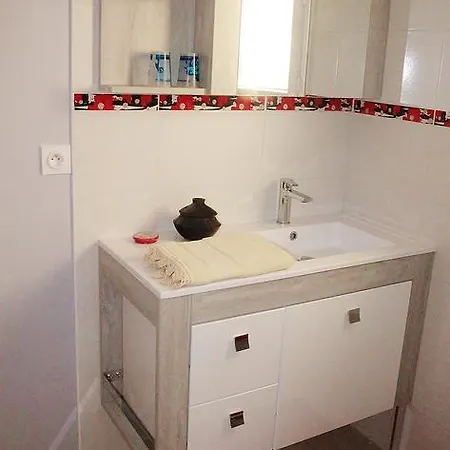 Entre Brousse Et Garrigue Holiday home *